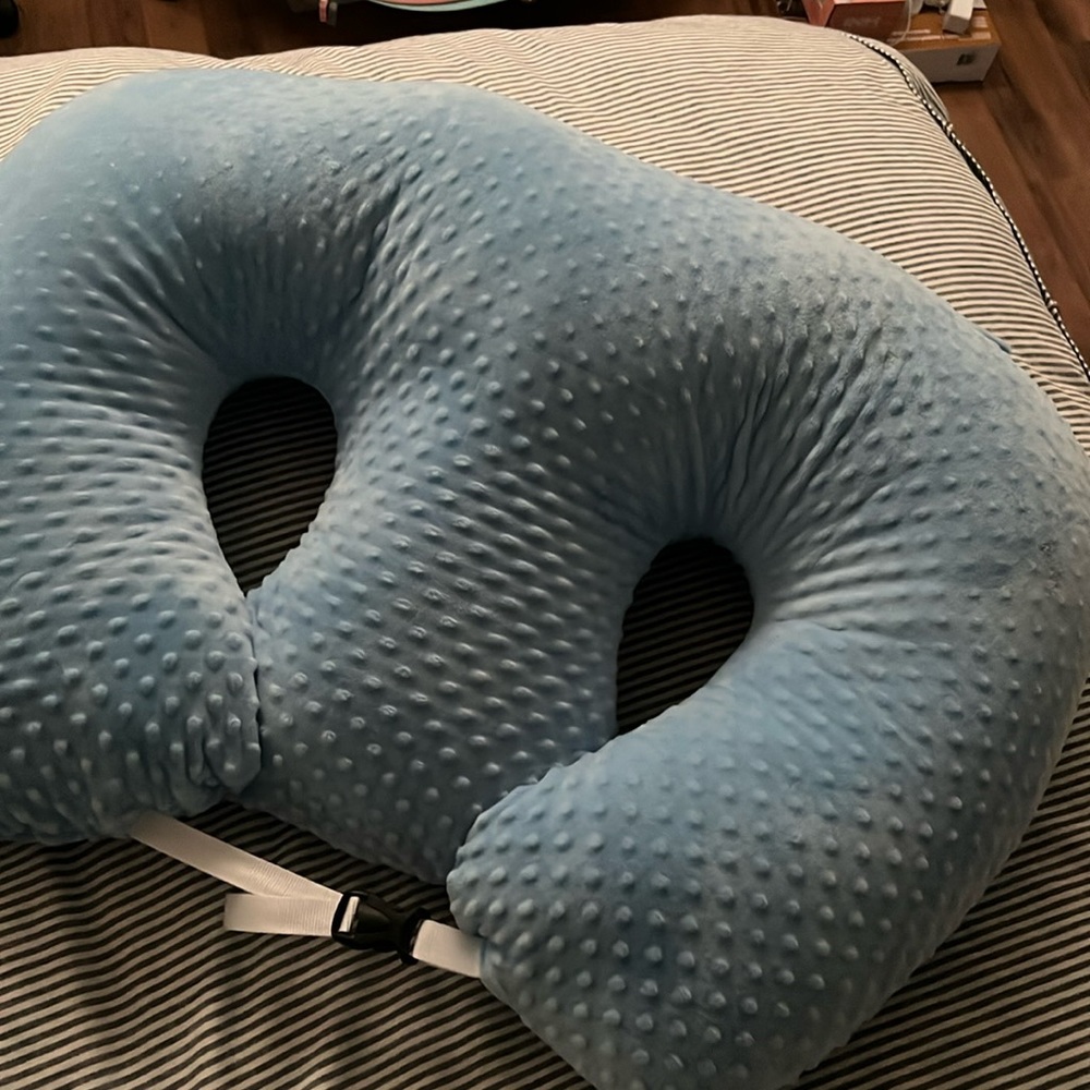 Twin Z Nursing Pillow